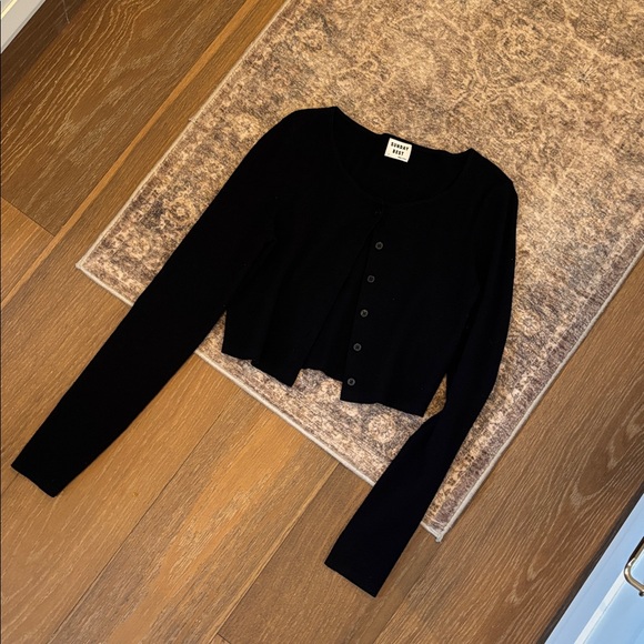 Sunday Best Black Button-Up Cropped Cardigan aritzia - Picture 2 of 6